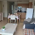 Appt Pablo Met Prive-garage, Vlakbij Zee, In Koksijde-bad Lägenhet *