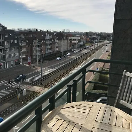Appt Pablo Met Prive-garage, Vlakbij Zee, In Koksijde-bad Апартаменты Коксейде