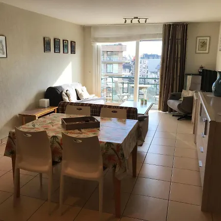 Appt Pablo Met Prive-garage, Vlakbij Zee, In Koksijde-bad Апартаменты