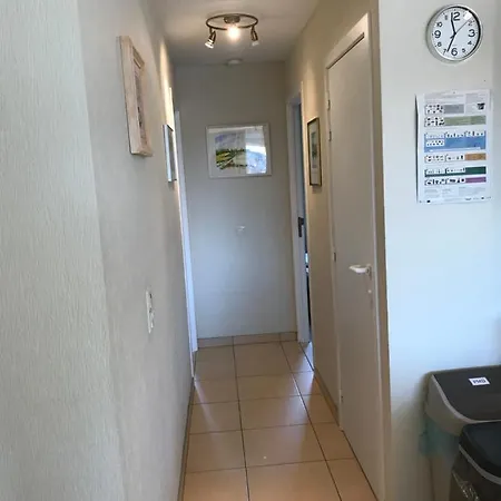 Appt Pablo Met Prive-garage, Vlakbij Zee, In Koksijde-bad Коксейде