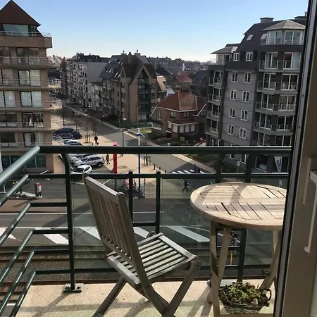 Appt Pablo Met Prive-garage, Vlakbij Zee, In Koksijde-bad