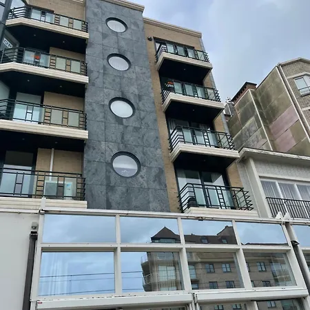 Appt Pablo Met Privé-garage, Vlakbij Zee, In Koksijde-bad