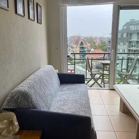 Appt Pablo Met Prive-garage, Vlakbij Zee, In Koksijde-bad *