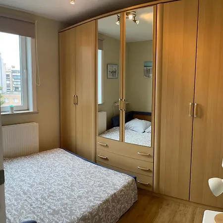 아파트 Appt Pablo Met Prive-garage, Vlakbij Zee, In Koksijde-bad 코크시데