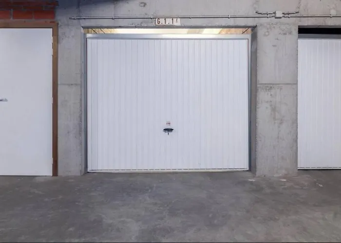 아파트 Appt Pablo Met Prive-garage, Vlakbij Zee, In Koksijde-bad