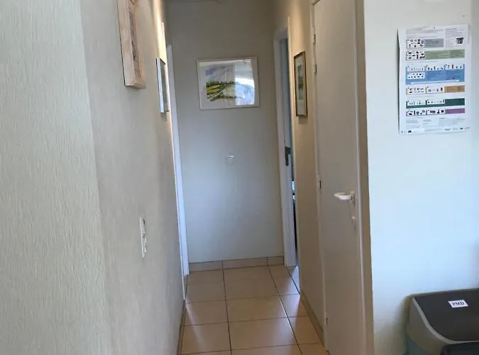 Appt Pablo Met Prive-garage, Vlakbij Zee, In Koksijde-bad 코크시데