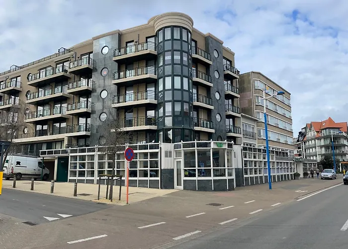 아파트 Appt Pablo Met Prive-garage, Vlakbij Zee, In Koksijde-bad