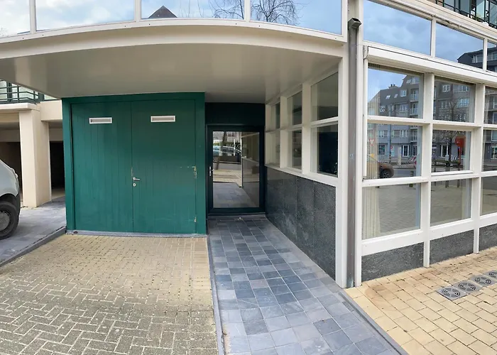 아파트 Appt Pablo Met Prive-garage, Vlakbij Zee, In Koksijde-bad 코크시데