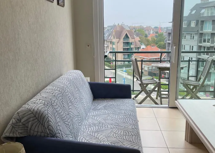 Appt Pablo Met Prive-garage, Vlakbij Zee, In Koksijde-bad *