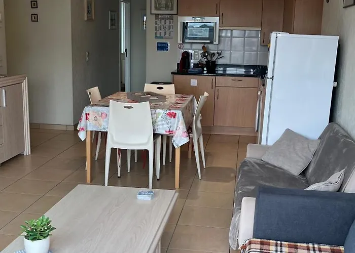 Appt Pablo Met Prive-garage, Vlakbij Zee, In Koksijde-bad 아파트 *