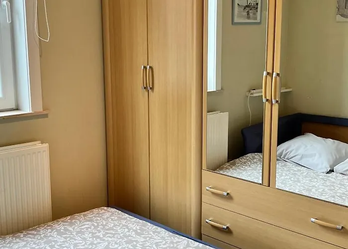 Appt Pablo Met Prive-garage, Vlakbij Zee, In Koksijde-bad 코크시데