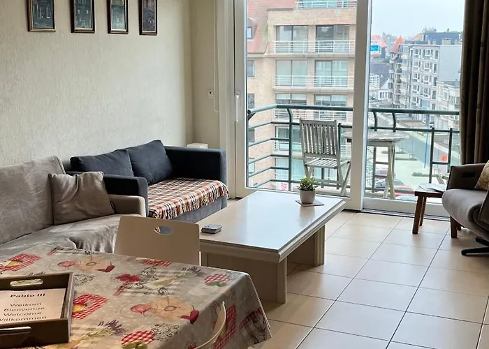 아파트 Appt Pablo Met Prive-garage, Vlakbij Zee, In Koksijde-bad 코크시데