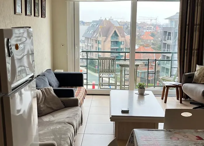 아파트 Appt Pablo Met Prive-garage, Vlakbij Zee, In Koksijde-bad 코크시데